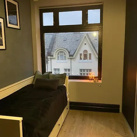 With 3 Bedrooms And A Terrace In The Center Of * Ålesund